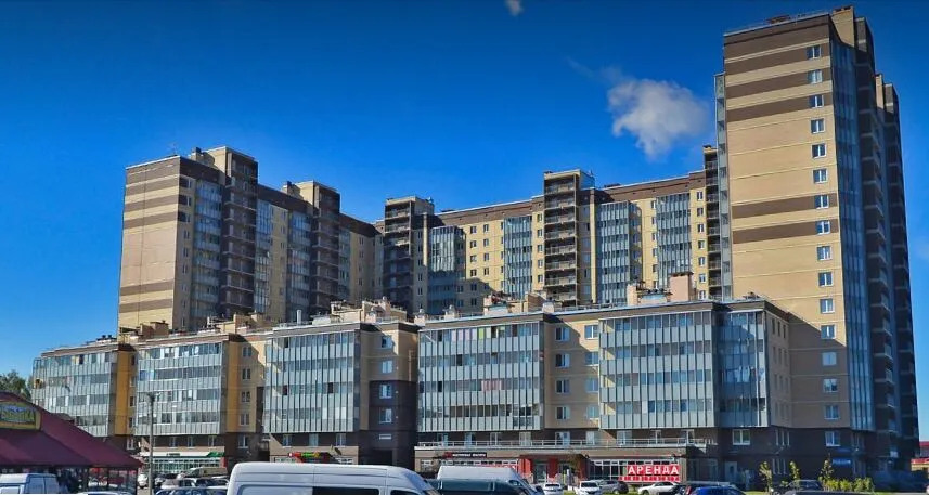 Кировск: Апартаменты Бронирование.ру на ул. Набережная