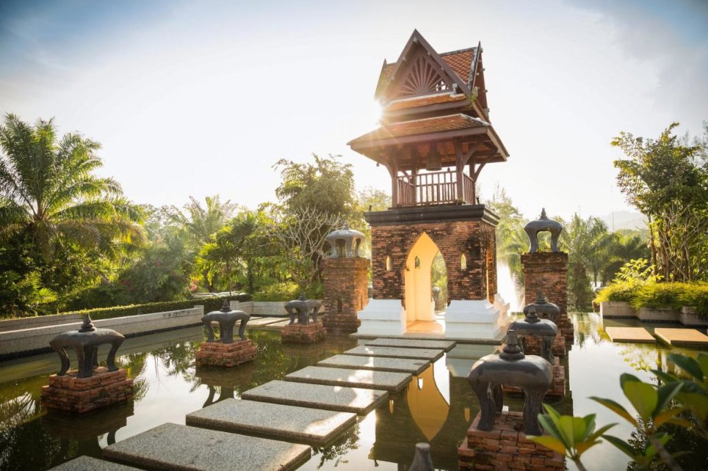 Такуа Па: Robinson Khao Lak
