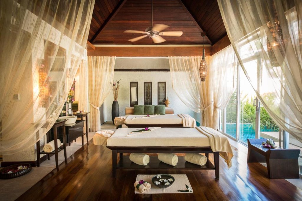 Такуа Па: Robinson Khao Lak