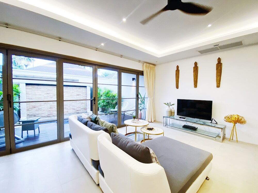Пхукет: Beautiful 1br Plunge Pool Villa Walk To Bangtao Beach