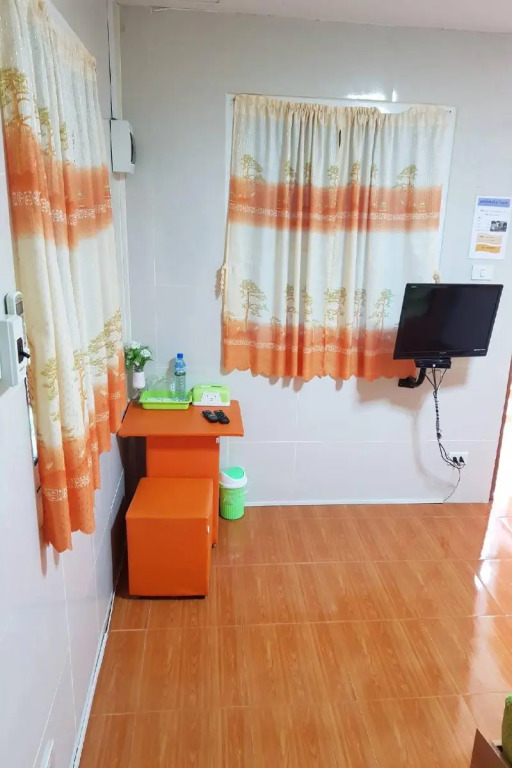 Тха-Май-Руак: Hotel Family House And Resort Phetchaburi by OYO Rooms