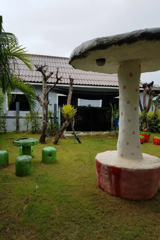 Тха-Май-Руак: Hotel Family House And Resort Phetchaburi by OYO Rooms