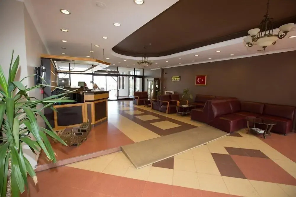 Бартын: Hotel Grand Astra Bartin