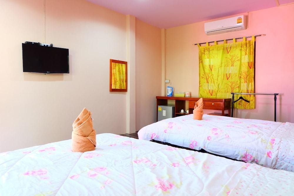 Так: Thanatat Resort