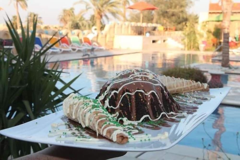 Эль-Файюм: Tunis Pyramids Hotel