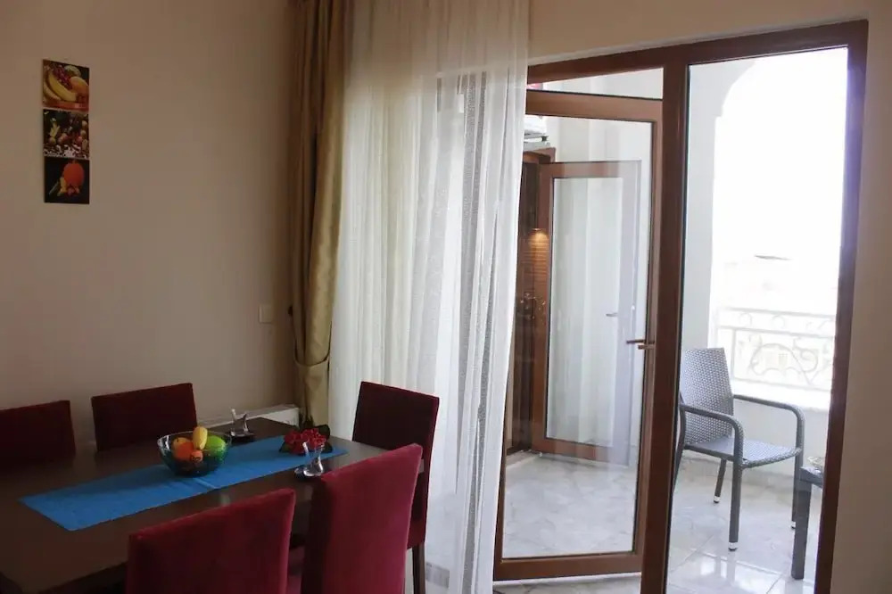 Йомра: Yomra Residence Otel