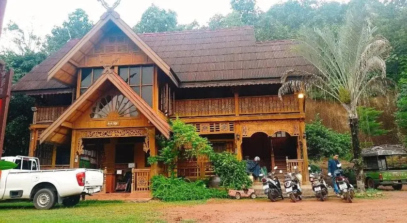 Мэхонгсон: Crossroads house
