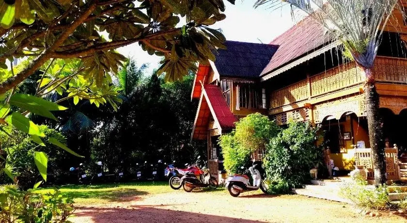 Мэхонгсон: Crossroads house