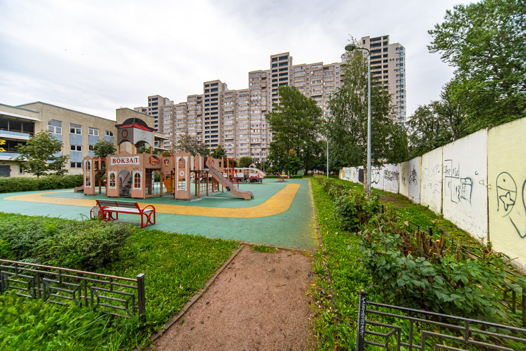 Санкт-Петербург: Квартира однокомнатная у метро Академическая