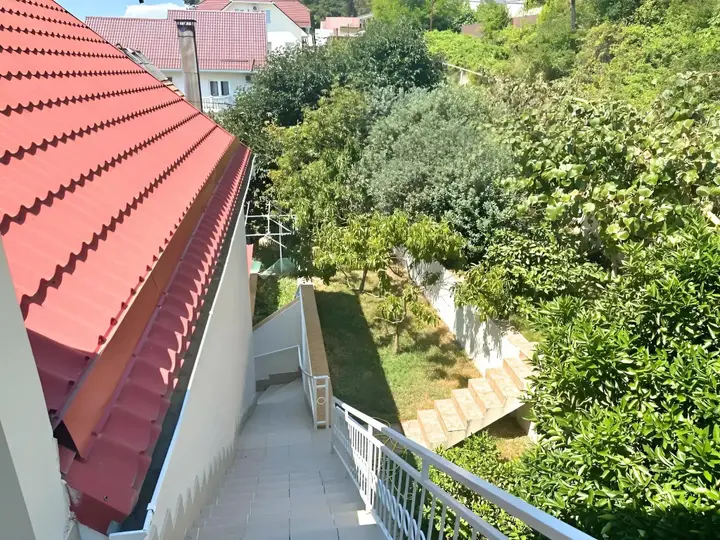 Лазаревское: Частный дом The Green House