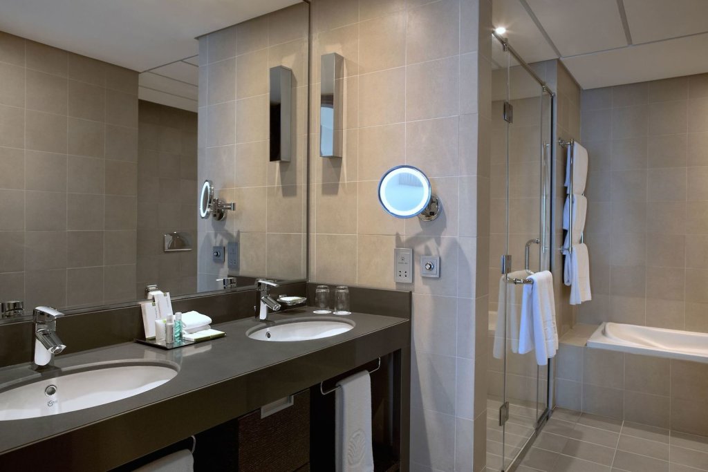 Эль-Айн: Four Points by Sheraton Al Ain