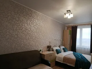 Свердловский: Апартаменты Квартира AlexHome РП Свердловский Строителей 9