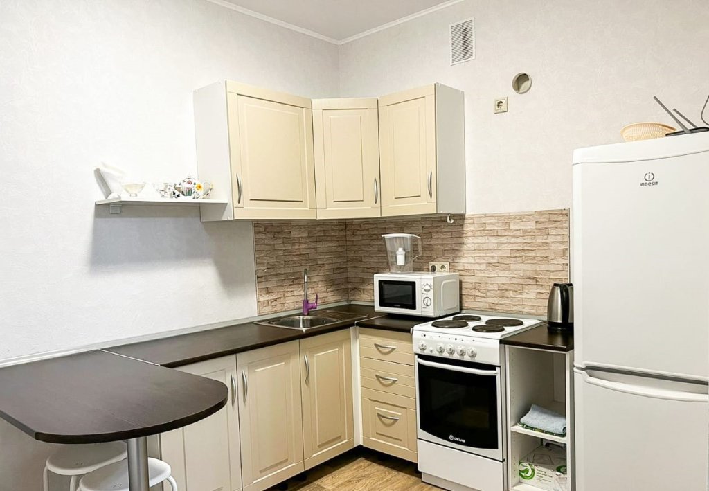 Свердловский: Апартаменты Квартира AlexHome РП Свердловский Строителей 9