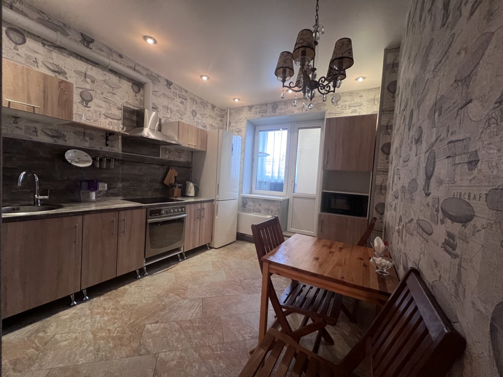 Свердловский: Апартаменты Квартира AlexHome РП Свердловский Молодежная 2