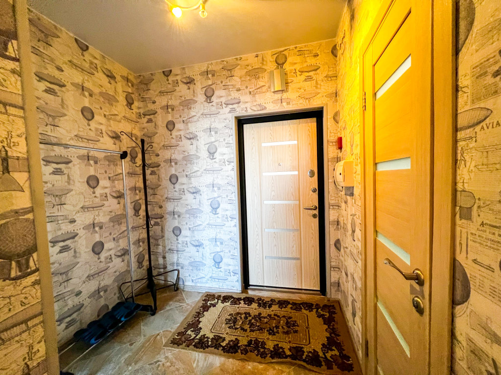 Свердловский: Апартаменты Квартира AlexHome РП Свердловский Молодежная 2
