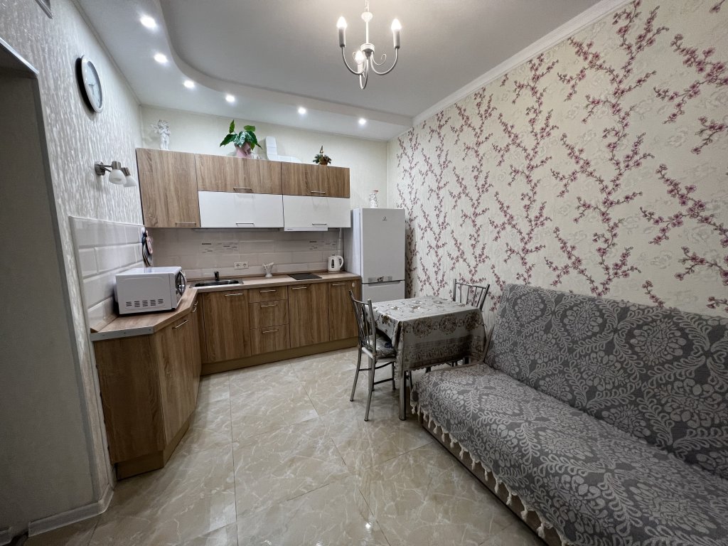 Свердловский: Апартаменты Квартира AlexHome РП Свердловский Алексея Короткова 1