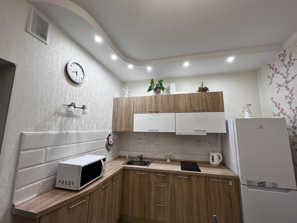 Свердловский: Апартаменты Квартира AlexHome РП Свердловский Алексея Короткова 1
