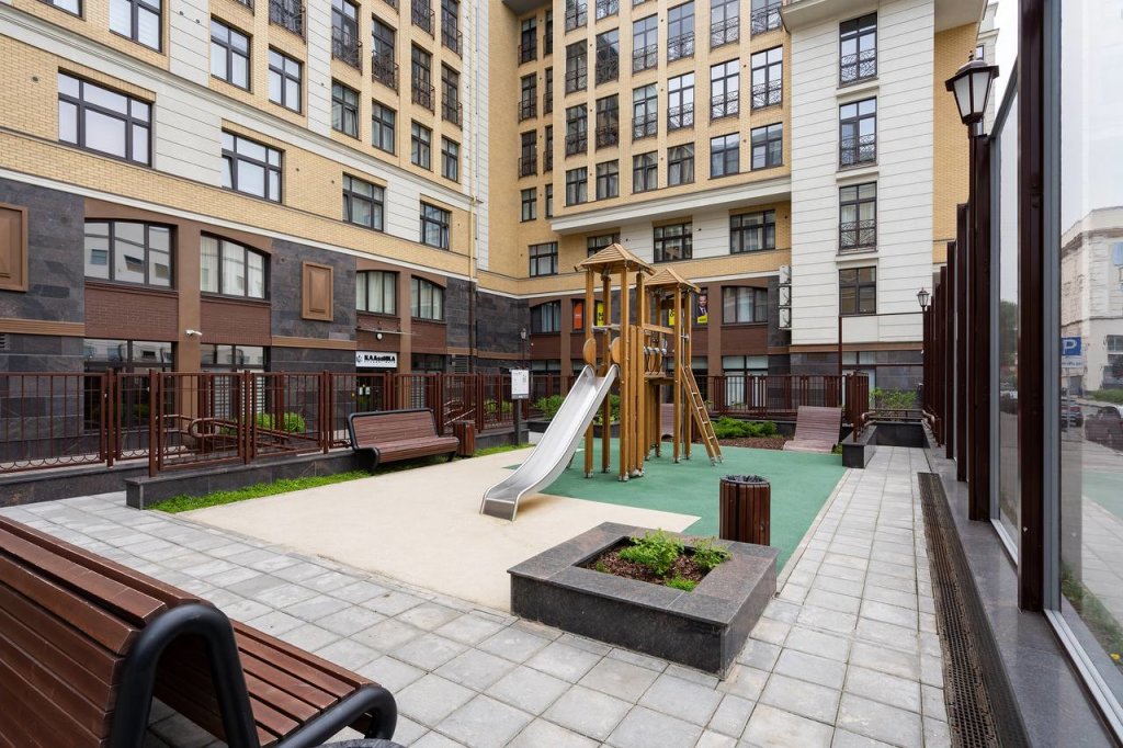 Санкт-Петербург: Апартаменты с балконом в центре Петроградской стороны.