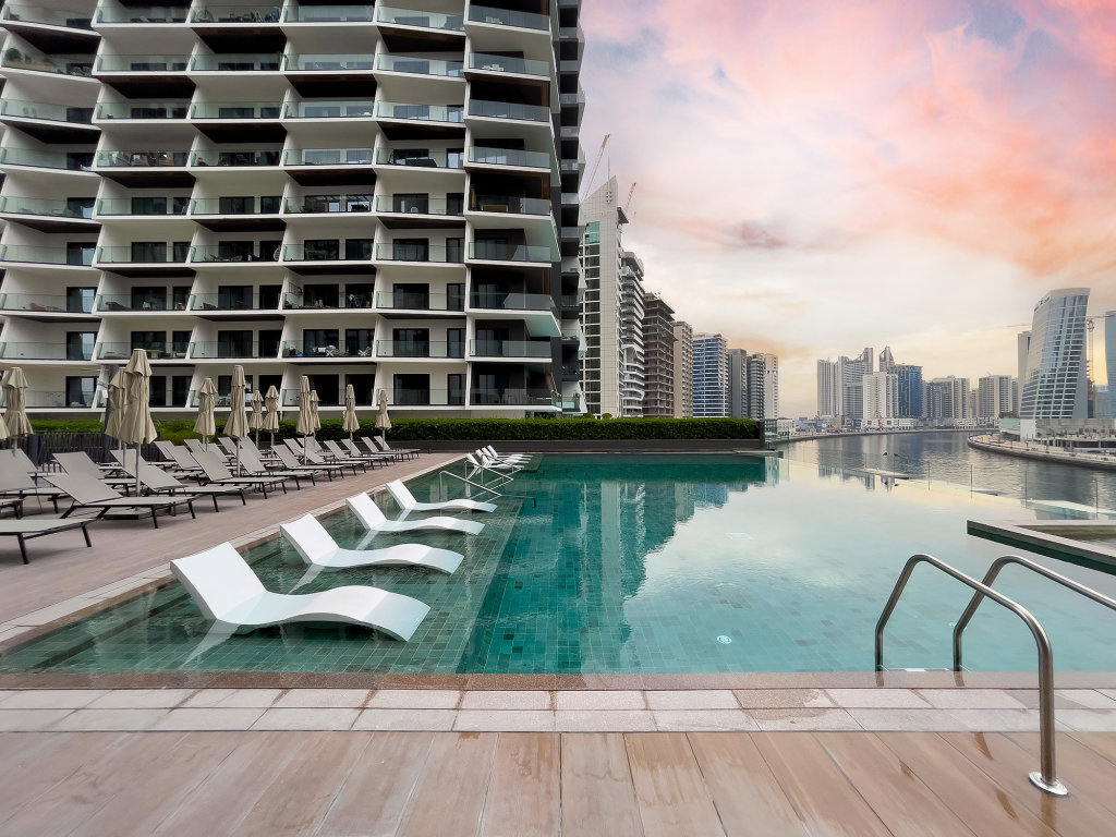 Дубай: Апартаменты Luxe Waterfront 2BR with Canal & Burj Khalifa view