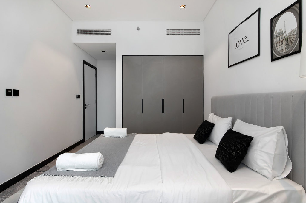 Дубай: Апартаменты Luxe Waterfront 2BR with Canal & Burj Khalifa view