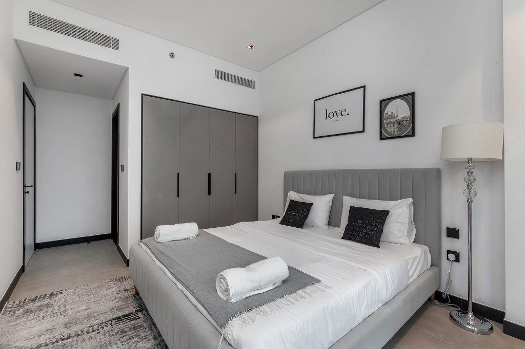 Дубай: Апартаменты Luxe Waterfront 2BR with Canal & Burj Khalifa view