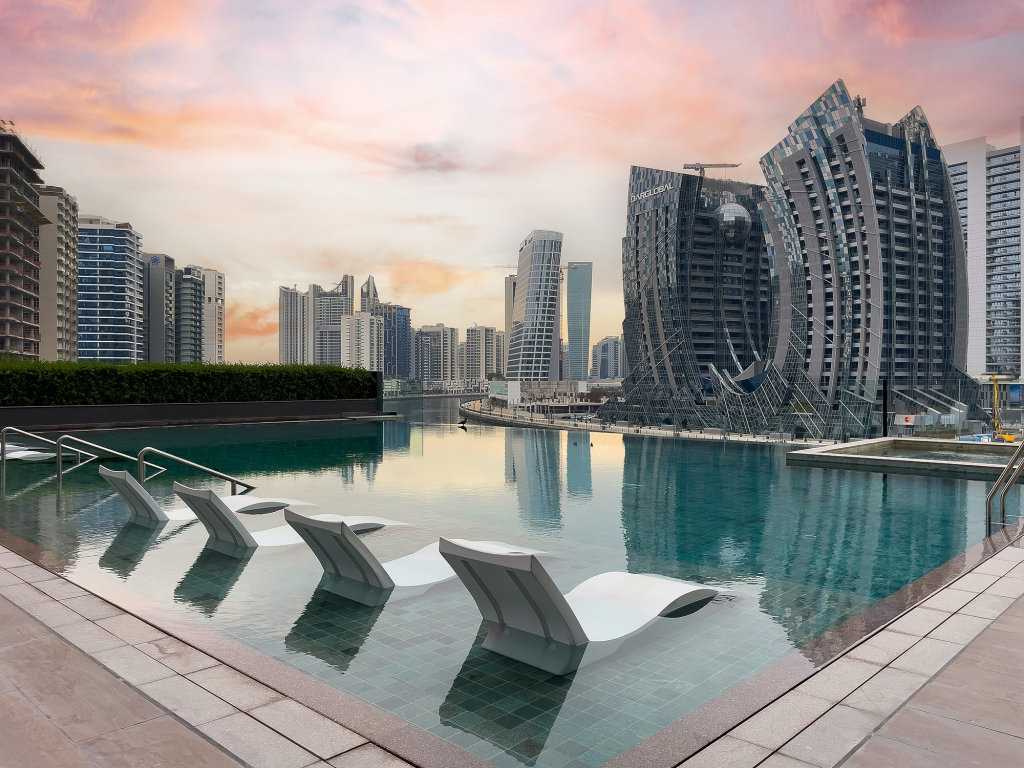 Дубай: Апартаменты Luxe Waterfront 2BR with Canal & Burj Khalifa view