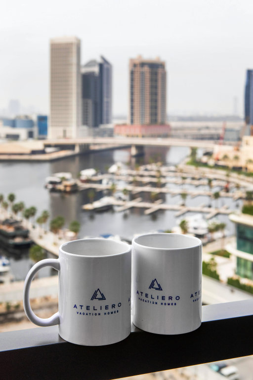 Дубай: Апартаменты Luxe Waterfront 2BR with Canal & Burj Khalifa view
