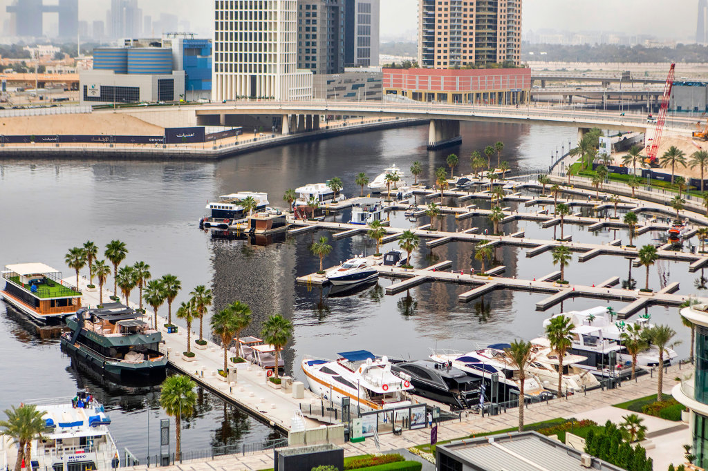 Дубай: Апартаменты Luxe Waterfront 2BR with Canal & Burj Khalifa view