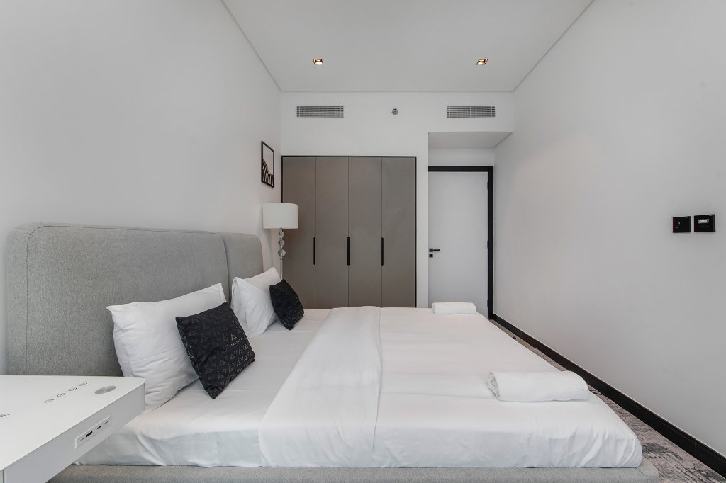 Дубай: Апартаменты Luxe Waterfront 2BR with Canal & Burj Khalifa view