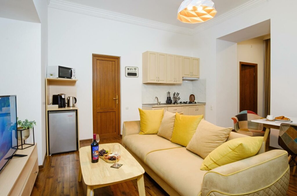Тбилиси: BB Residence Sololaki