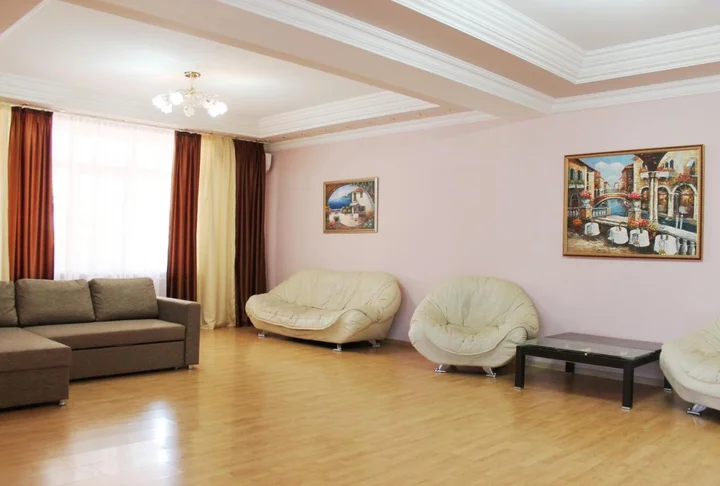 Адлер: Виктория (Адлер)