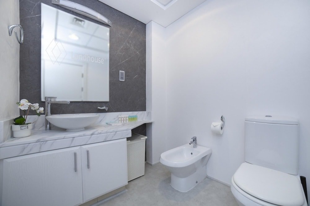 Дубай: 2BR on Palm Jumeirah With Beach and Complimentary Golf