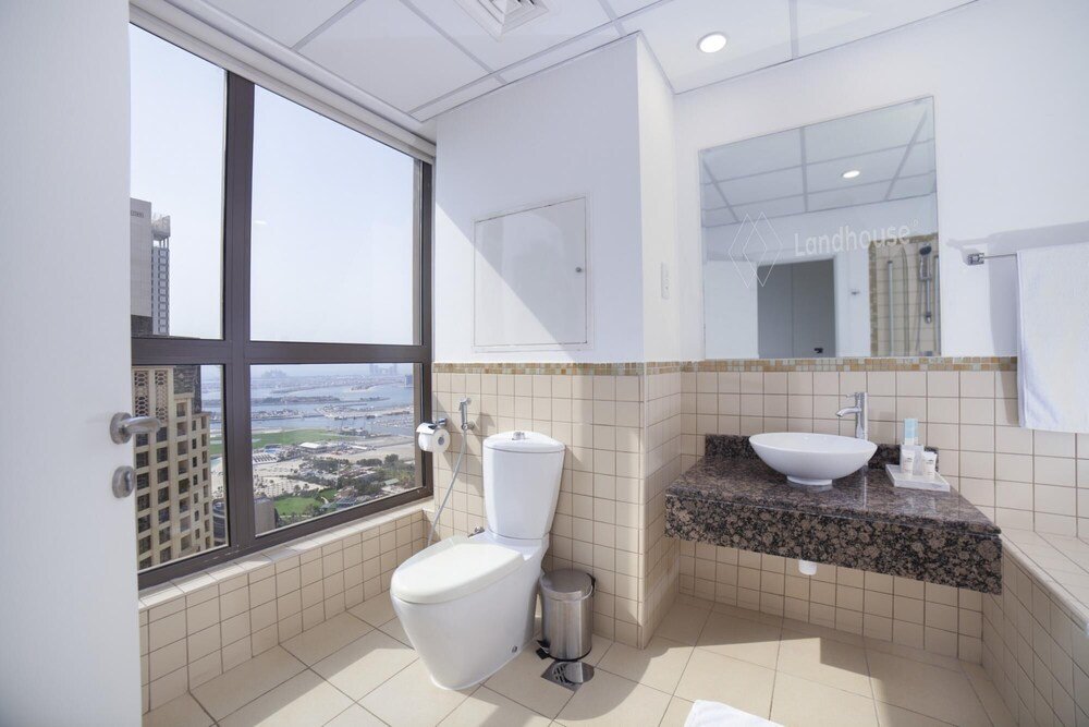 Дубай: Stunning Marina Seaview Apartment 4 BR JBR