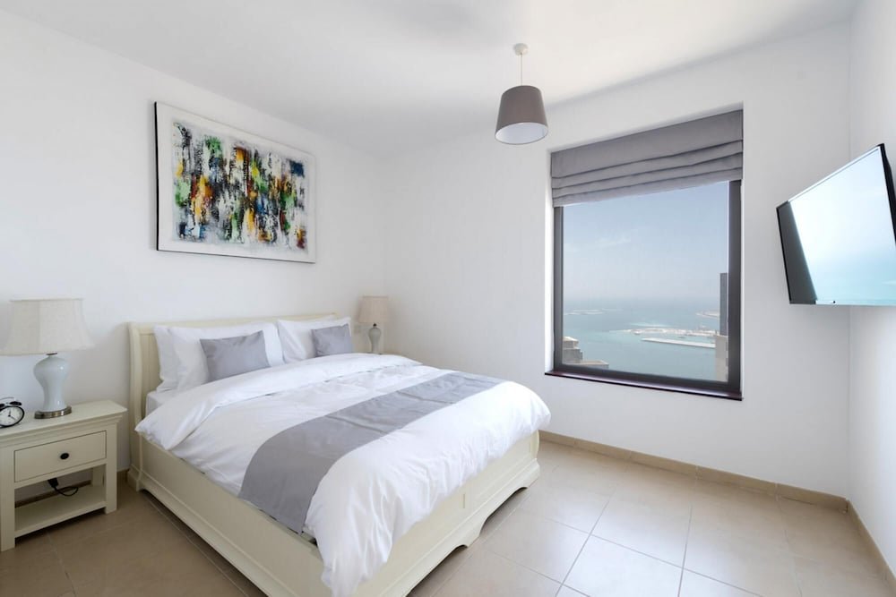 Дубай: Stunning Marina Seaview Apartment 4 BR JBR