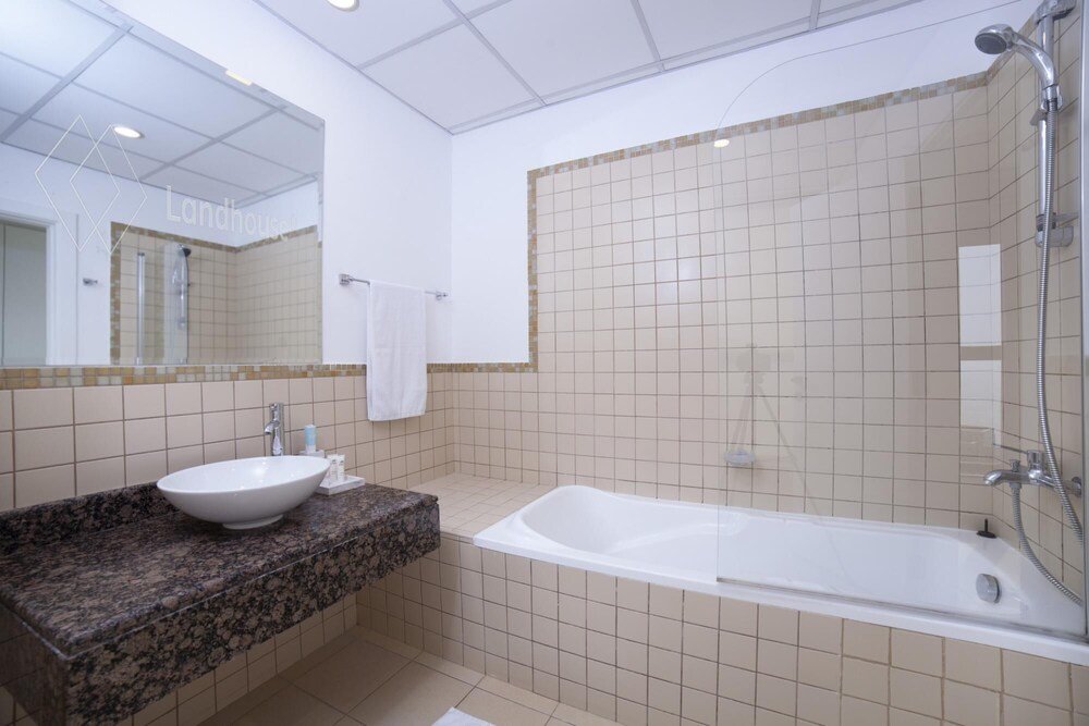 Дубай: Stunning Marina Seaview Apartment 4 BR JBR