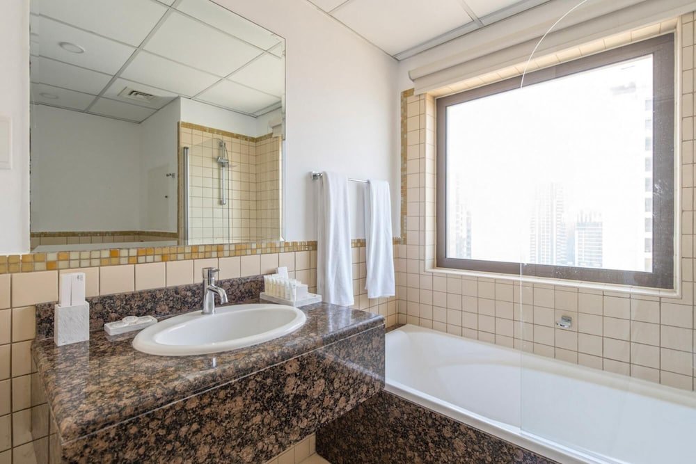 Дубай: Stunning Marina Seaview Apartment 4 BR JBR