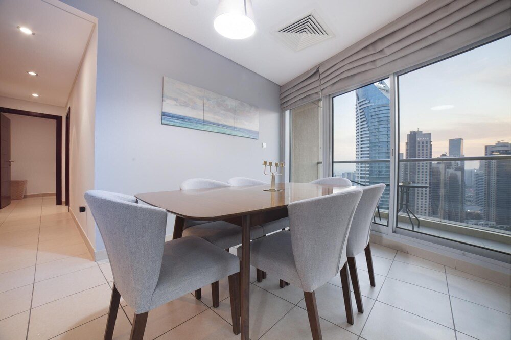 Дубай: Upgraded Apartment w Stunning Burj Khalifa View
