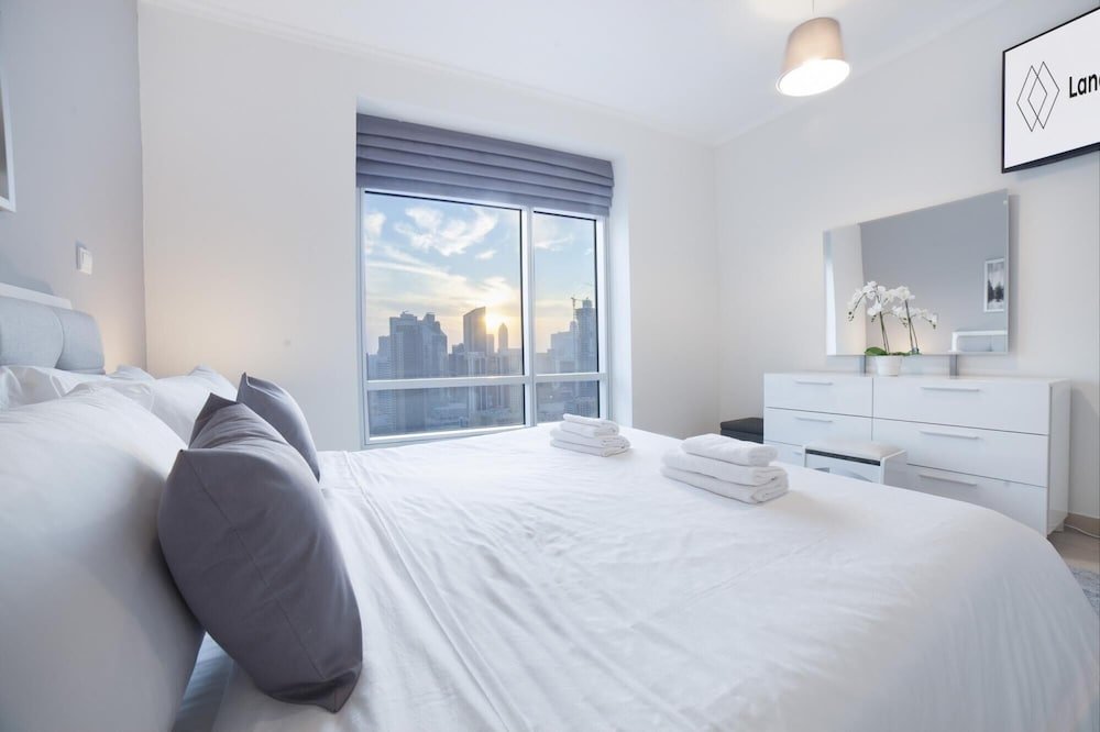 Дубай: Upgraded Apartment w Stunning Burj Khalifa View