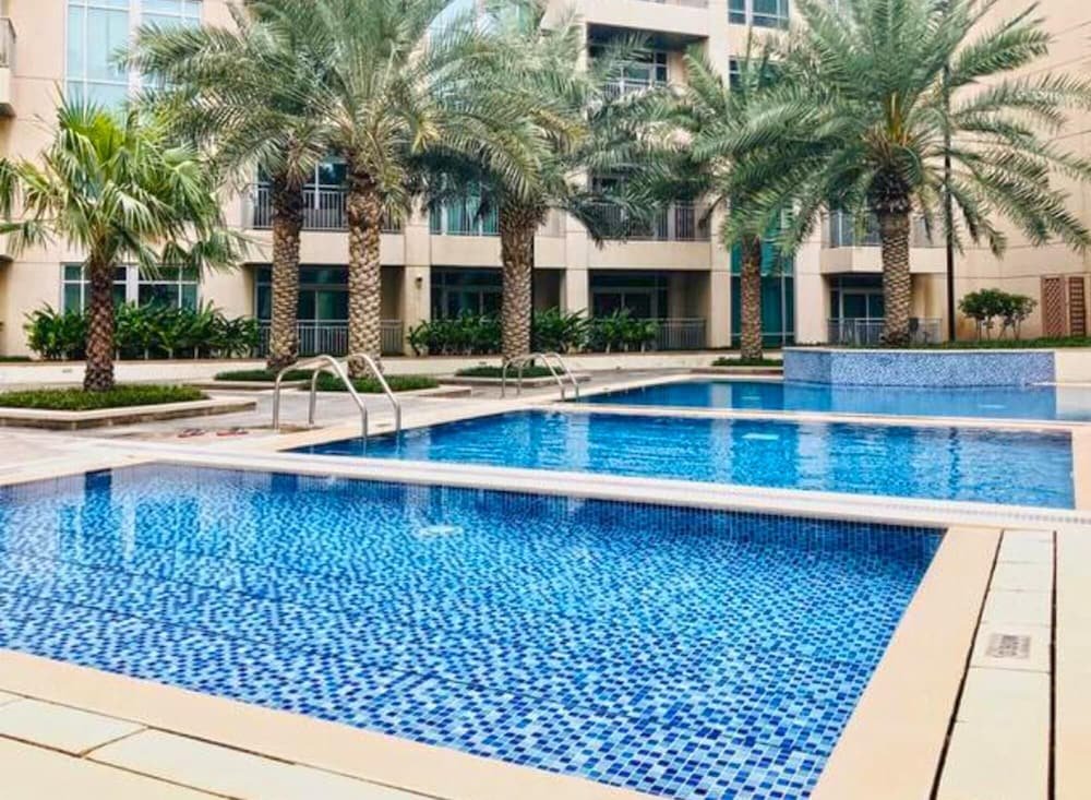 Дубай: Upgraded Apartment w Stunning Burj Khalifa View