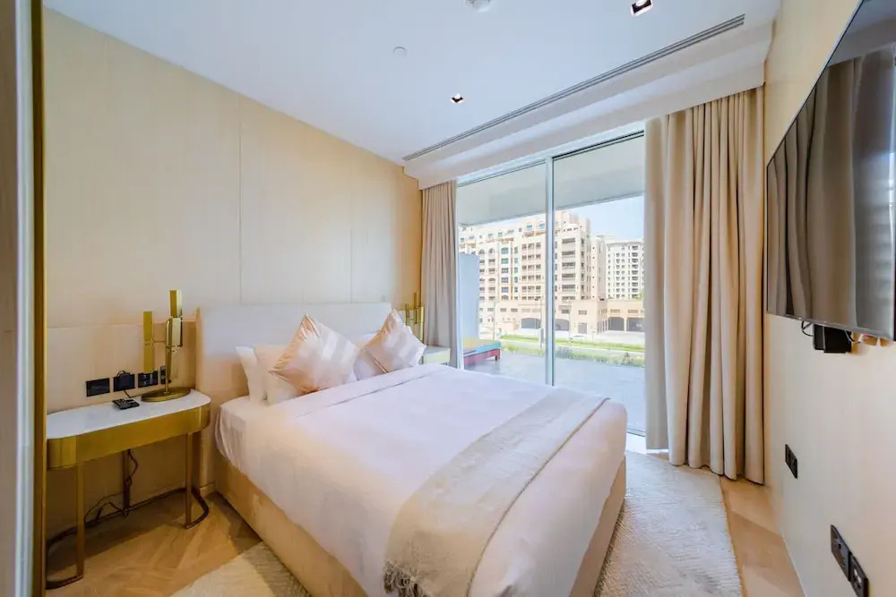 Дубай: DXB - Five - 30308 - PJ