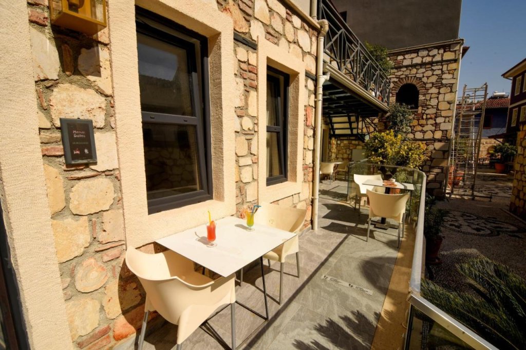 Lovely Garden Flat with Patio near Hadrian's Gate — фото 6
