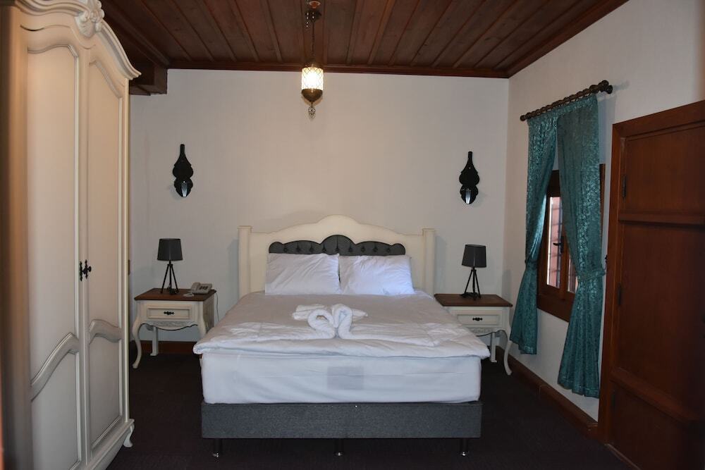 Везиркёпрю: Tarihi Tashan Otel