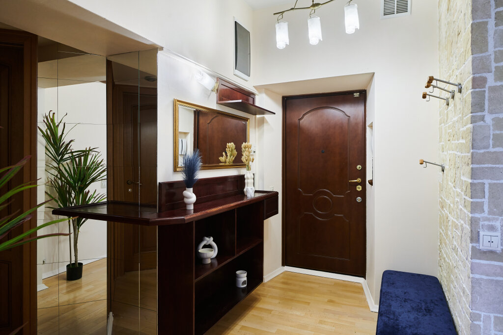 Москва: Квартира GM Apartments Модная Трехкомнатная на Патриарших