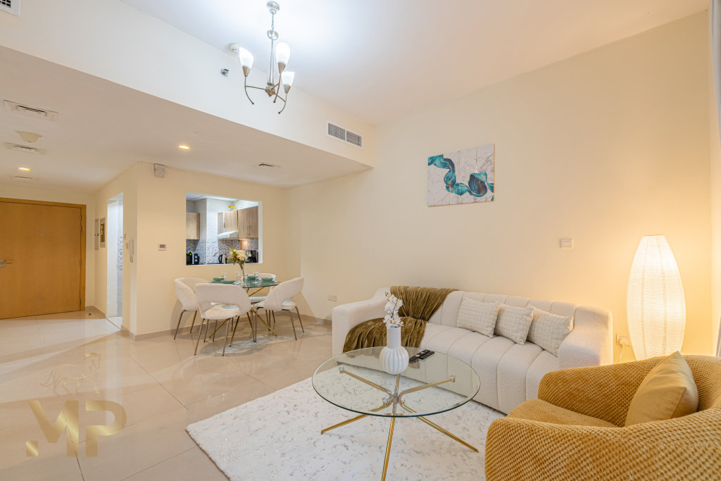 Дубай: Апартаменты Marco Polo - Modern Luxury Apt in JVC: 1BR Gem with City Views