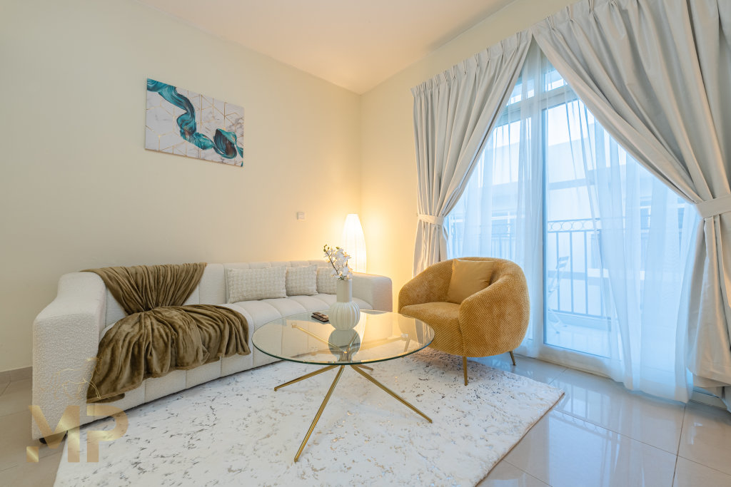 Дубай: Апартаменты Marco Polo - Modern Luxury Apt in JVC: 1BR Gem with City Views