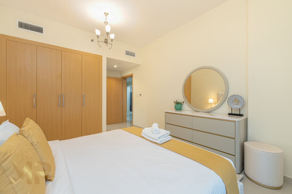 Дубай: Апартаменты Marco Polo - Modern Luxury Apt in JVC: 1BR Gem with City Views