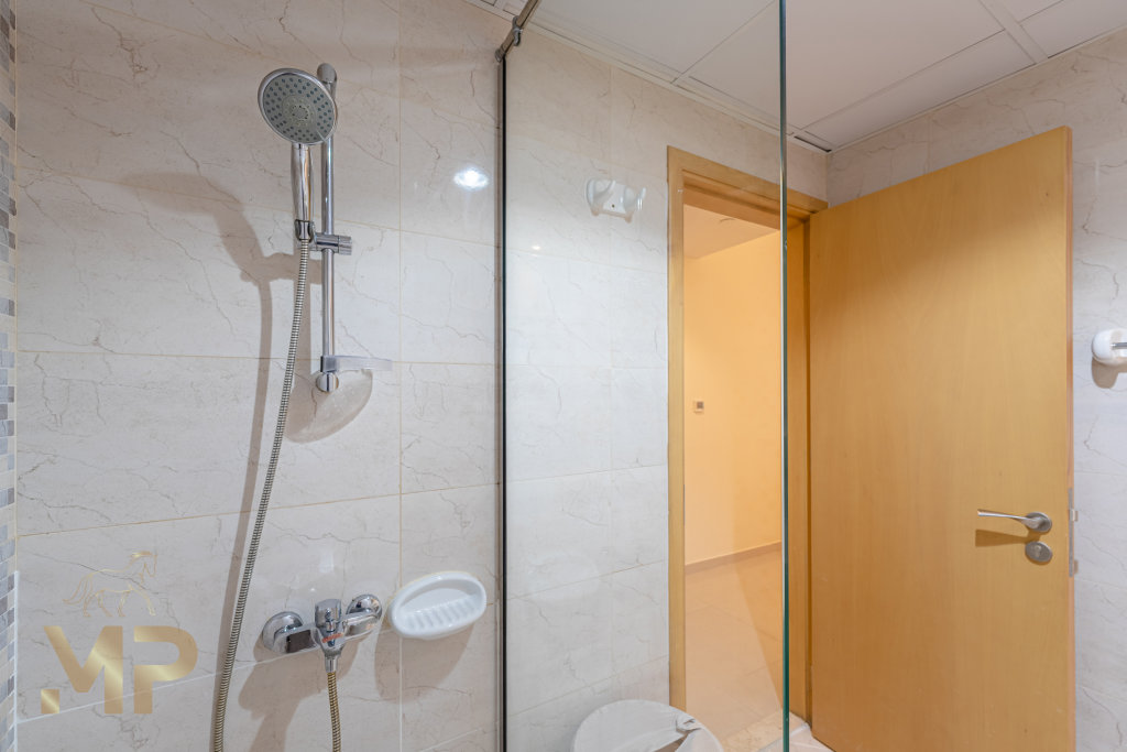 Дубай: Апартаменты Marco Polo - Modern Luxury Apt in JVC: 1BR Gem with City Views