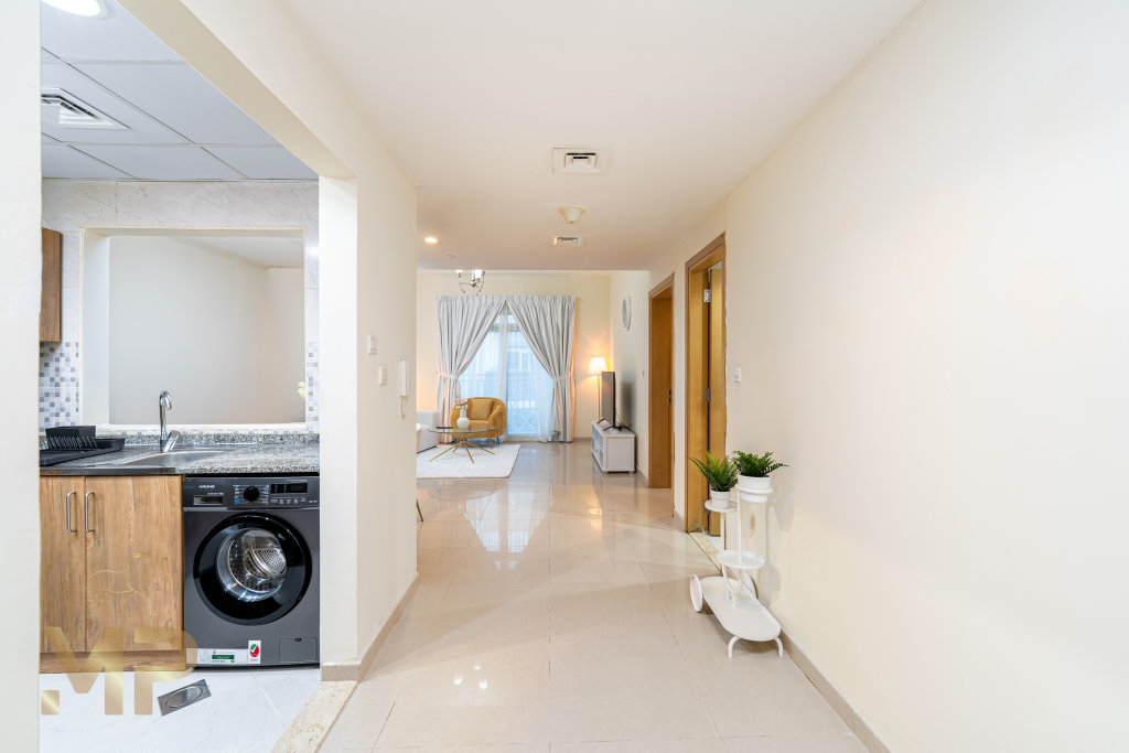 Дубай: Апартаменты Marco Polo - Modern Luxury Apt in JVC: 1BR Gem with City Views