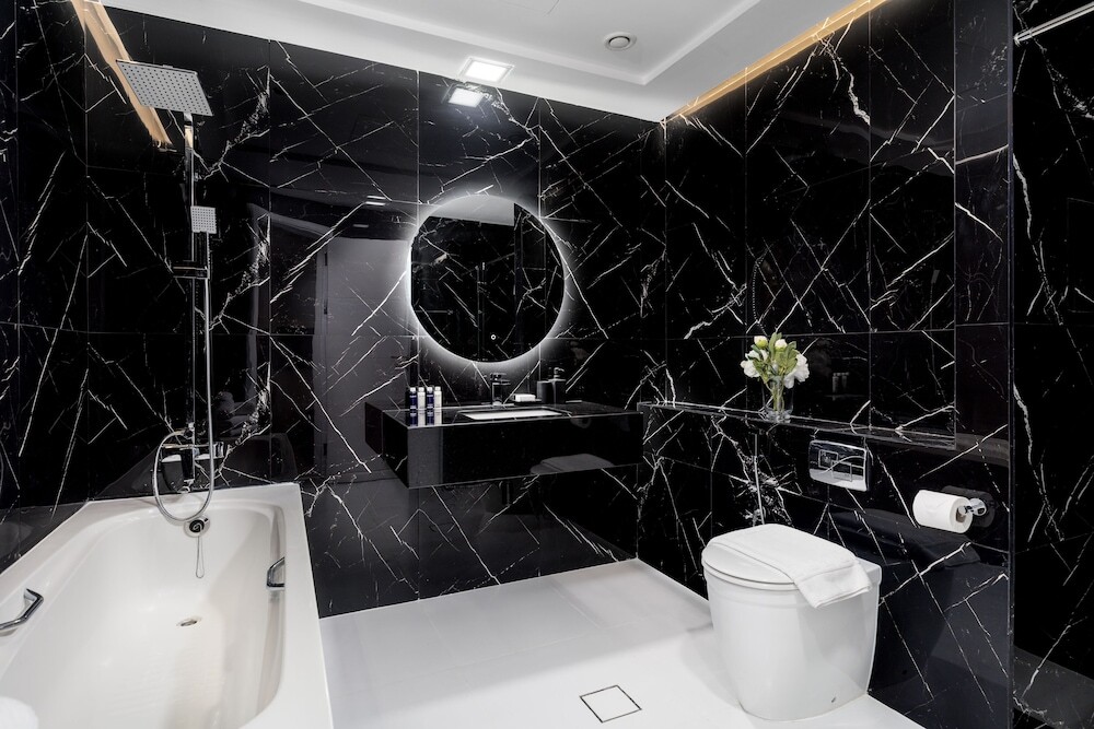 Дубай: Maison Privee - Elegant Urban Retreat in the Heart of Dubai Marina