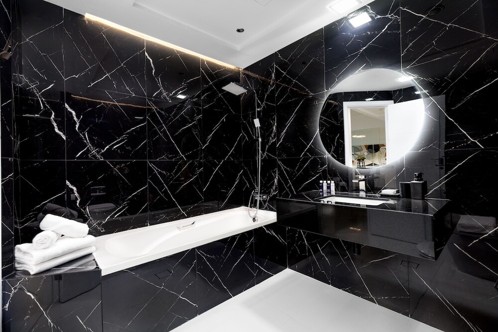 Дубай: Maison Privee - Elegant Urban Retreat in the Heart of Dubai Marina